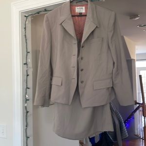 Kasper W skirt suit tan size 14